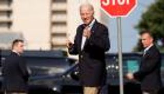 بايدن يفك صيامه عن انقلاب النيجر.. وهذا طلبه الأول