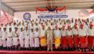 بدعم إماراتي.. عرس جماعي لـ200 شاب وشابة في المخا اليمنية (صور)