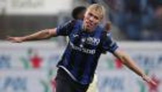 المهاجم المنتظر.. مانشستر يونايتد يعلن ضم هويلوند