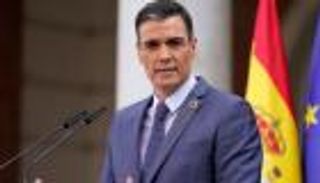 سانشيز بالمغرب.. جولات بأسواق مراكش فرارا من ضجيج الحكم