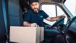 مندوب توصيل - صورة تعبيرية