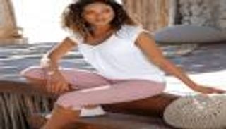 بنطال كابري يتربع على عرش الموضة النسائية في صيف 2023