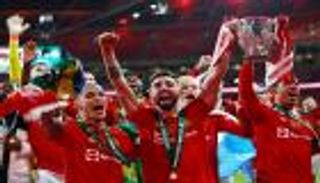 قميص الشياطين.. مانشستر يونايتد يحذر الجميع قبل انطلاق البريميرليغ (فيديو)