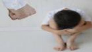 آلام "موسى" تتجدد.. عراقية تكسر عظام ابن زوجها