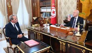 الرئيس التونسي قيس سعيد ورئيس الحكومة أحمد الحشاني