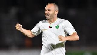 أندريس إنييستا لاعب فريق الإمارات الإماراتي الجديد