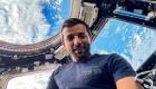 "دار زايد" بعيون سلطان النيادي.. مشهد ساحر من الفضاء للإمارات (فيديو)