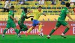 بتعليق ساخر.. لاعب الشرطة العراقي يصفع كريستيانو رونالدو (صورة)