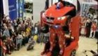 سيارة "بي ام دبليو" تتحول إلى روبوت.. فيلم "ترانسفورمرز" واقعي