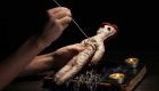 الشرطة المصرية تضبط مشعوذاً يمارس طقوسه "بمكان لا يخطر على بال"