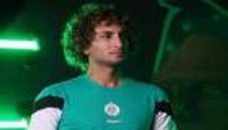 بأغلى قميص في العالم.. الرجاء المغربي يعيد عمرو وردة إلى أفريقيا (فيديو)