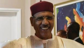 رئيس النيجر المحتجز محمد بازوم