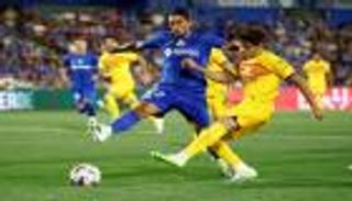 مباراة "حمراء".. برشلونة يتعثر في بداية حملة الدفاع عن لقب الليغا