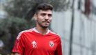 ودعه الأهلي.. عبدالحليم حافظ ينقل محمد شريف إلى الدوري السعودي (فيديو)