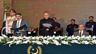 أنوار كاكار يؤدي اليمين الدستورية كرئيس وزراء مؤقت لباكستان - فرانس برس