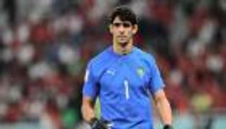 بين ياسين بونو ونافاس.. من يحمي عرين الهلال السعودي؟