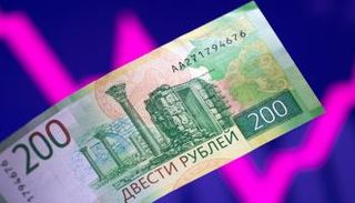 ورقة نقدية فئة 200 روبل روسي- رويترز