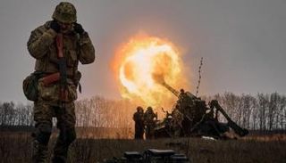 جنود خلال إطلاق قذيفة -أرشيفية