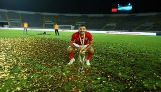 محمد شريف مهاجم الأهلي المصري السابق