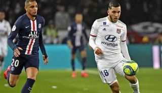 ريان شرقي لاعب أولمبيك ليون الفرنسي