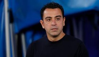 تشافي هيرنانديز مدرب برشلونة الإسباني