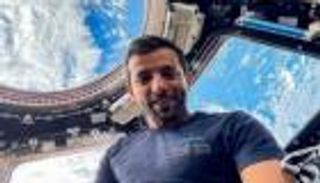 سلطان النيادي يكشف تفاصيل يومه الأول بالفضاء.. 16 شروقا في يوم واحد (فيديو)