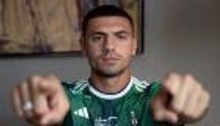 من هو ميريه دميرال أحدث صفقات الأهلي السعودي؟.. دخل تاريخ يوفنتوس