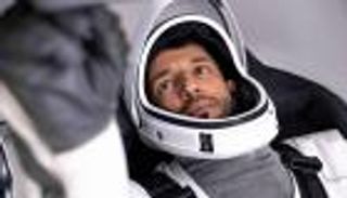 سلطان النيادي يشارك متابعيه "لحظة استثنائية في الفضاء" (فيديو)