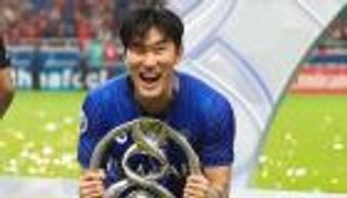 قبل نجم الهلال السعودي.. 4 لاعبين تغلبوا على مرض السرطان