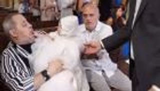 جورج وسوف يحتفل بعمادة أول أحفاده: "يؤبرني اللي خلقك" (فيديو)