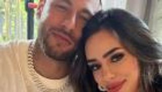 صديقة نيمار تتحدث عن الشعب السعودي.. ماذا قالت؟ (فيديو)