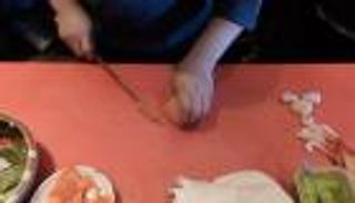 "مياه هائجة" في المحيط الهادئ.. فوكوشيما تغضب "التنين" وتهدد السوشي