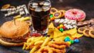 دراسة: الأطعمة فائقة المعالجة خطر على الصحة العقلية