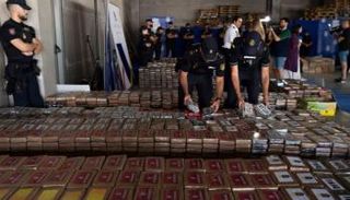 جانب من شحنة المخدرات المضبوطة