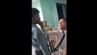 ضجة في الهند.. مُدرسة هندية تأمر تلاميذها بصفع طالب على وجهه (فيديو)