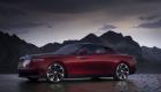 "رولز رويس" تكشف عن أغلى سيارة في العالم.. تحفة فنية بلون حصري (صور)