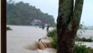 إعصار ساولا في الفلبين.. السكان يفرون من منازلهم