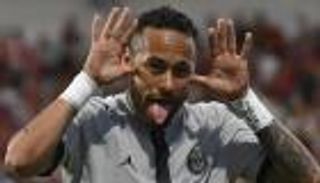 بعد لافتة "الوقح".. نيمار يمحو آثار باريس سان جيرمان