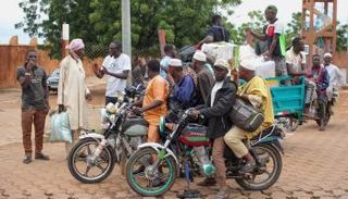 مواطنون بالنيجر يستعدون للسفر إلى بلدان مجاورة