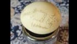 ظلت سليمة دون تشقق.. العثور على بيضة عمرها 70 عاما