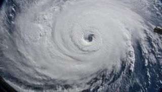 إعصار مداري