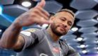 تجاهل صديقه وأشاد بمنافسه.. كيف تفاعل نيمار مع مباراة الهلال والاتفاق؟