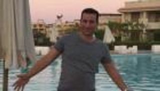 بعد ساعات من رحيلهما.. مصري يفارق الحياة حزنا على وفاة طفليه