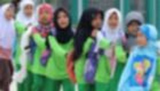 لارتداء الحجاب خطأ.. معلمة تقص شعر 14 تلميذة