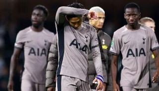 فريق توتنهام وقميص الكابتشينو