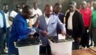 ضباط بالجيش يستولون على السلطة في الغابون.. انقلاب جديد في أفريقيا؟