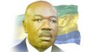 مغنٍ وقانوني وسياسي.. تعرف على رئيس الغابون بعد الانقلاب عليه