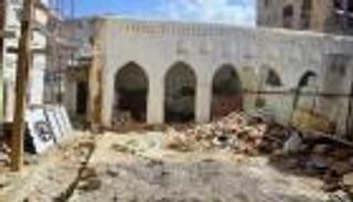 "عاصمة حمير" في مرمى تجريف الحوثي.. إهمال ونهب (صور)