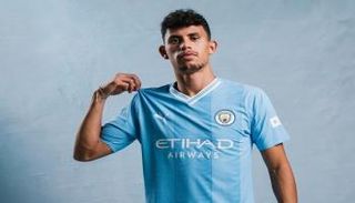 ماتيوس نونيز بقميص مانشستر سيتي