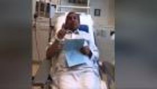 قصيدة مؤثرة لكريم العراقي على سرير المرض: "ضاقت كأنها تابوت" (فيديو)